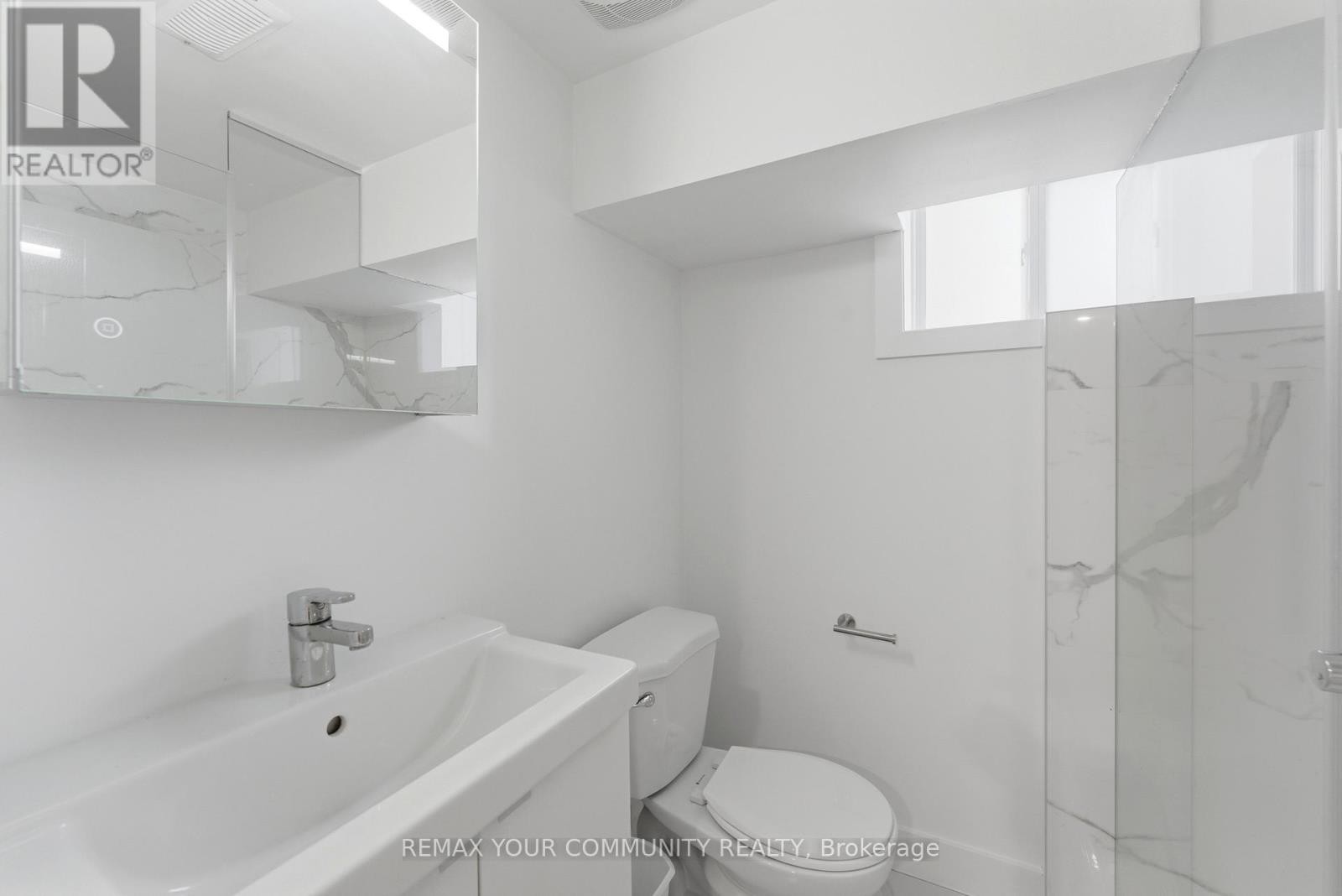












172 TIMES ROAD

,
Toronto (Briar Hill-Belgravia),




Ontario
M6B3M6

