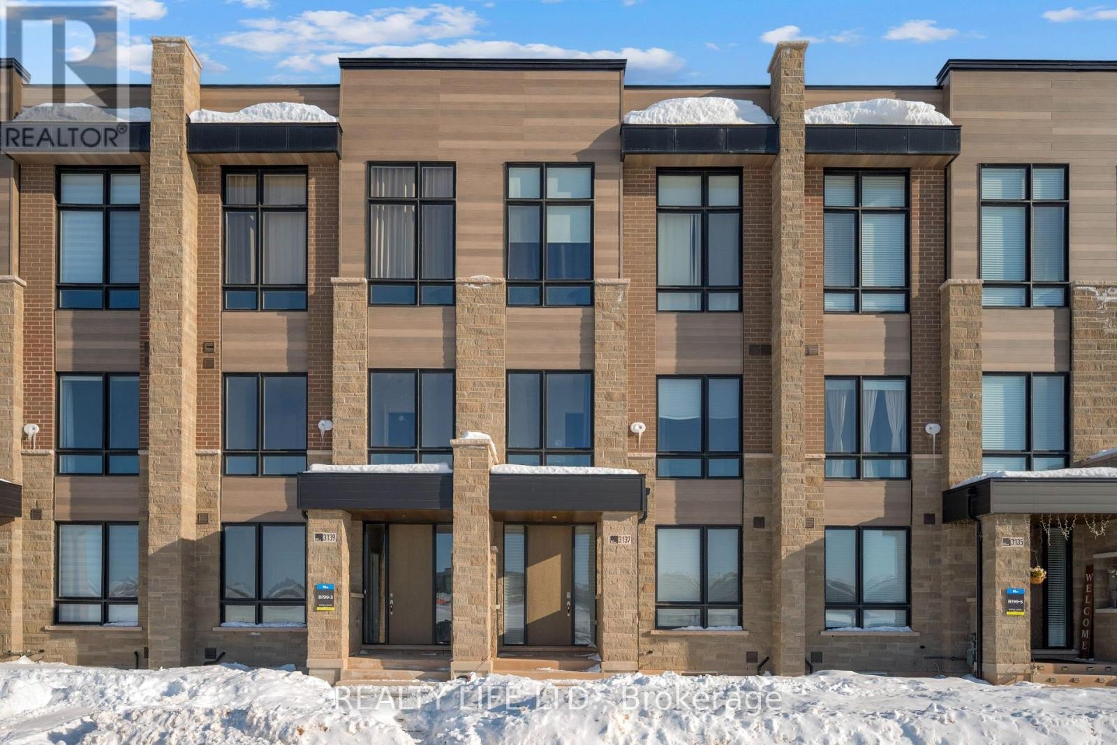 












3137 MEADOWRIDGE DRIVE

,
Oakville (JM Joshua Meadows),




Ontario
L6H7Z6

