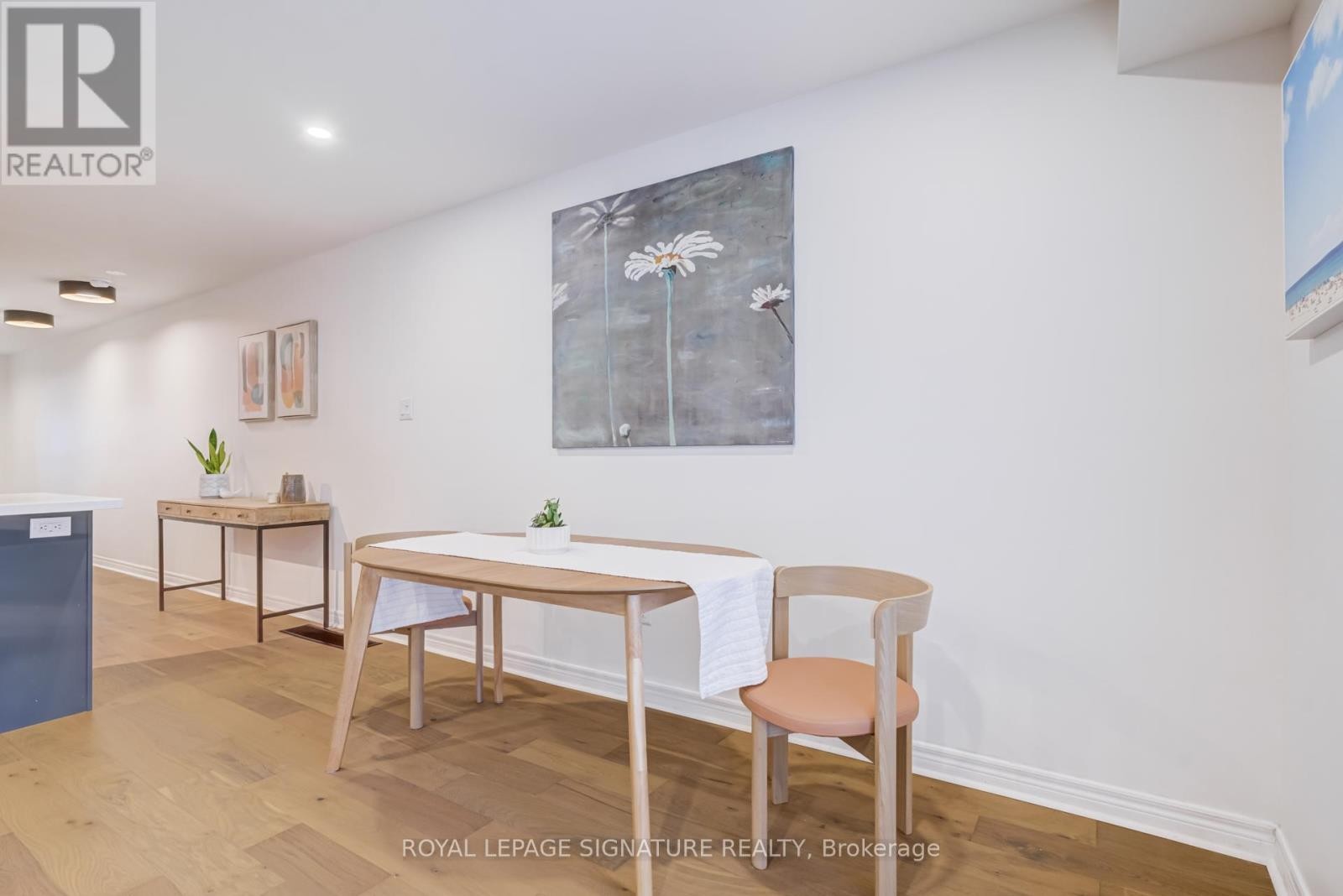 












10 - 1050 GRAND BOULEVARD

,
Oakville (FA Falgarwood),




Ontario
L6H2S5

