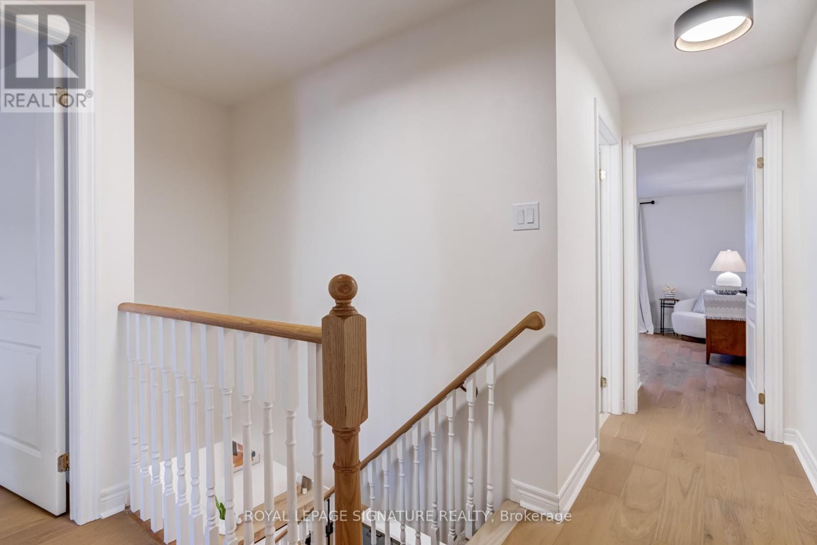 












10 - 1050 GRAND BOULEVARD

,
Oakville (FA Falgarwood),




Ontario
L6H2S5

