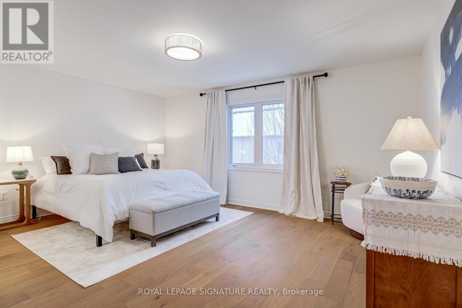 












10 - 1050 GRAND BOULEVARD

,
Oakville (FA Falgarwood),




Ontario
L6H2S5

