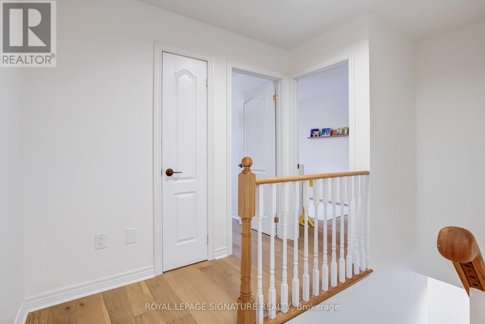 












10 - 1050 GRAND BOULEVARD

,
Oakville (FA Falgarwood),




Ontario
L6H2S5

