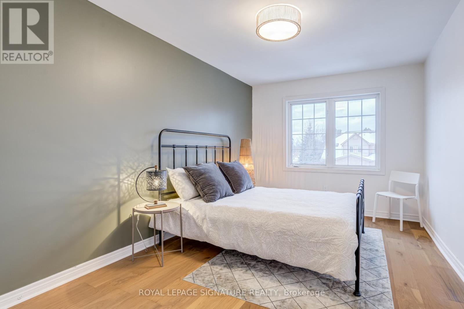 












10 - 1050 GRAND BOULEVARD

,
Oakville (FA Falgarwood),




Ontario
L6H2S5

