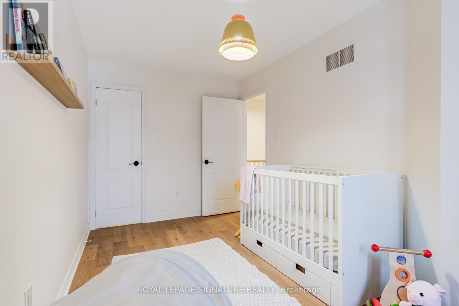 












10 - 1050 GRAND BOULEVARD

,
Oakville (FA Falgarwood),




Ontario
L6H2S5

