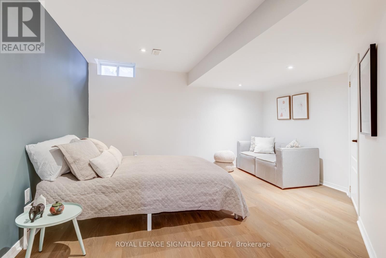 












10 - 1050 GRAND BOULEVARD

,
Oakville (FA Falgarwood),




Ontario
L6H2S5

