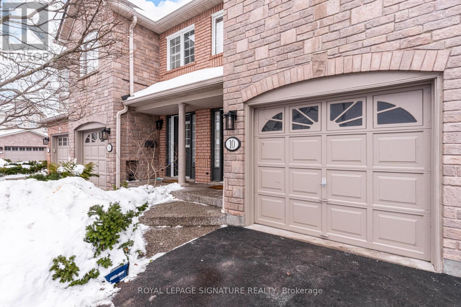 












10 - 1050 GRAND BOULEVARD

,
Oakville (FA Falgarwood),




Ontario
L6H2S5

