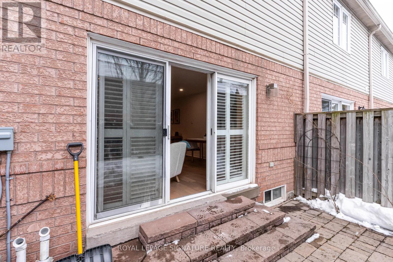 












10 - 1050 GRAND BOULEVARD

,
Oakville (FA Falgarwood),




Ontario
L6H2S5

