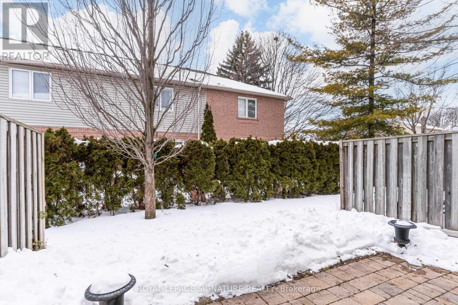 












10 - 1050 GRAND BOULEVARD

,
Oakville (FA Falgarwood),




Ontario
L6H2S5

