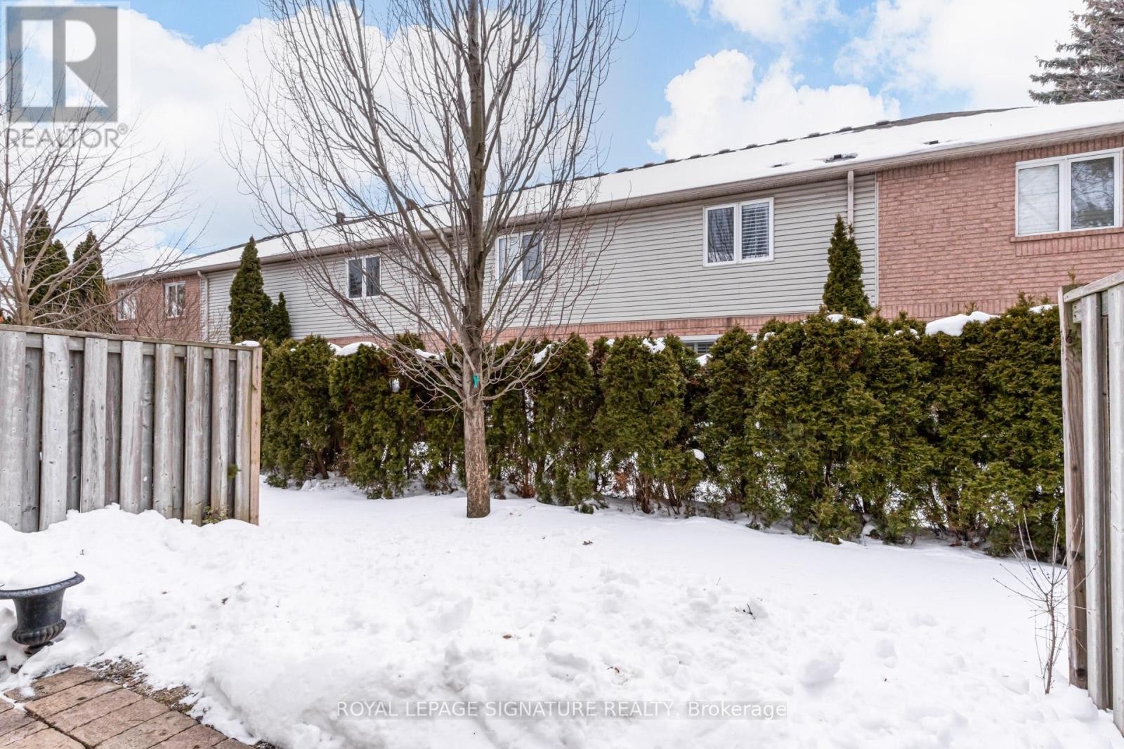 












10 - 1050 GRAND BOULEVARD

,
Oakville (FA Falgarwood),




Ontario
L6H2S5

