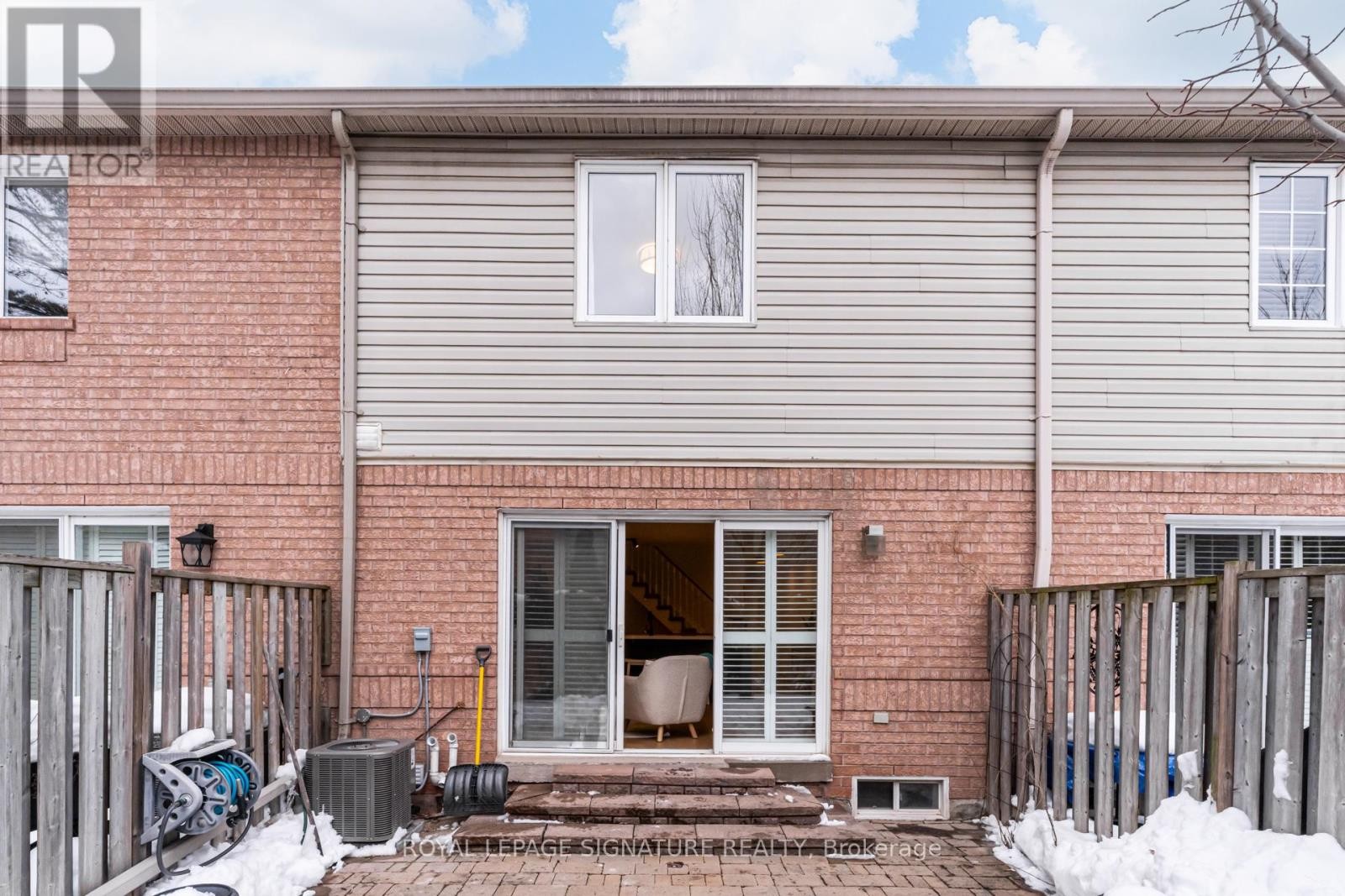 












10 - 1050 GRAND BOULEVARD

,
Oakville (FA Falgarwood),




Ontario
L6H2S5

