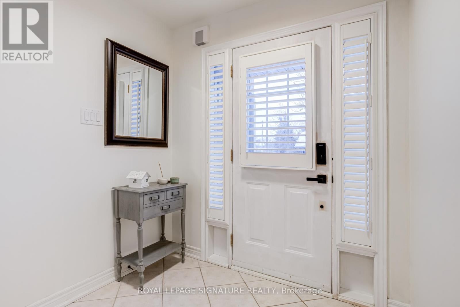 












10 - 1050 GRAND BOULEVARD

,
Oakville (FA Falgarwood),




Ontario
L6H2S5

