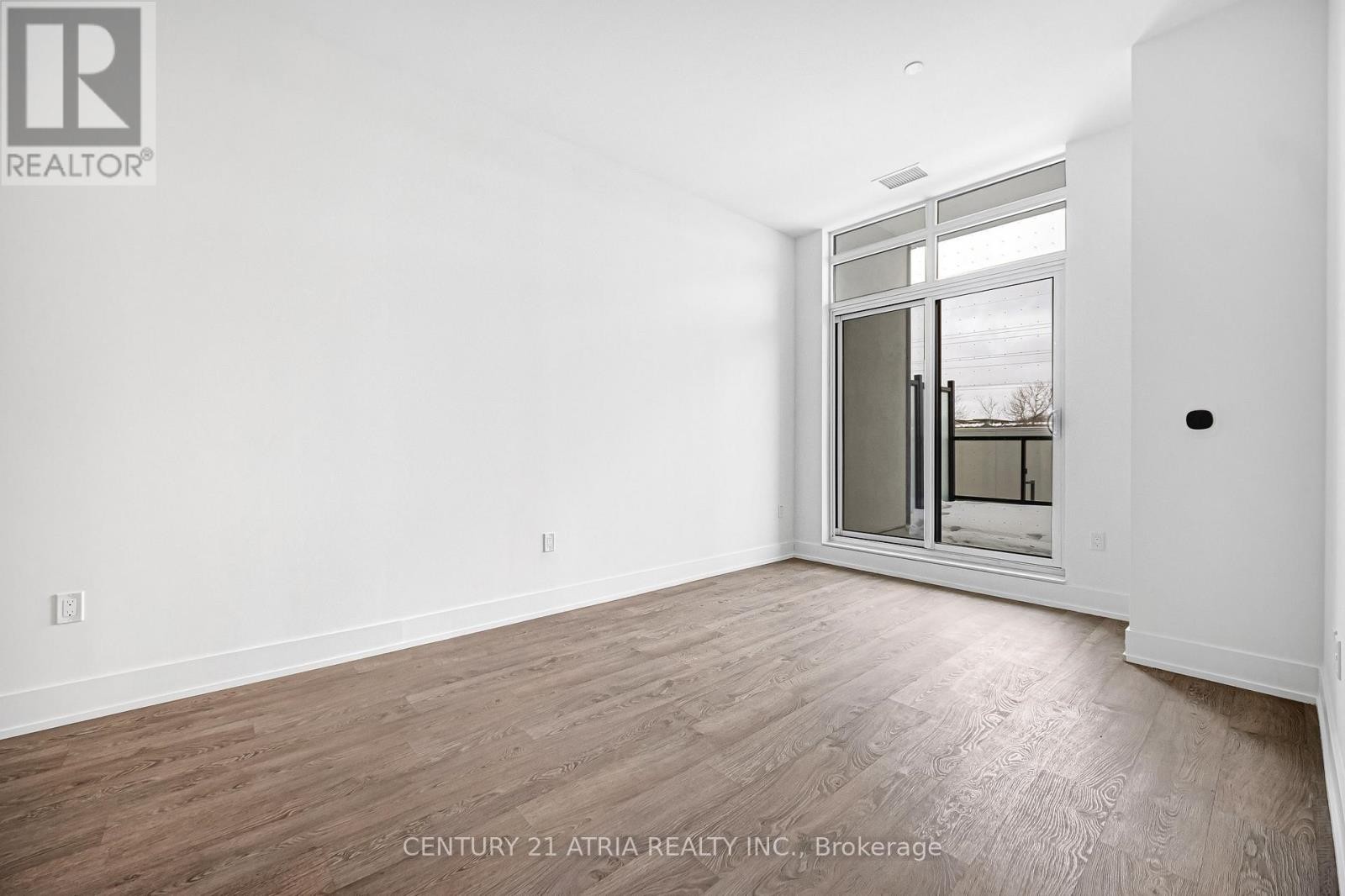 












211 - 858 DUPONT STREET

,
Toronto (Dovercourt-Wallace Emerson-Junction),




Ontario
M6G0C1

