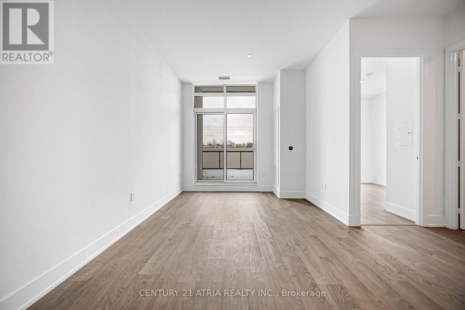 












211 - 858 DUPONT STREET

,
Toronto (Dovercourt-Wallace Emerson-Junction),




Ontario
M6G0C1

