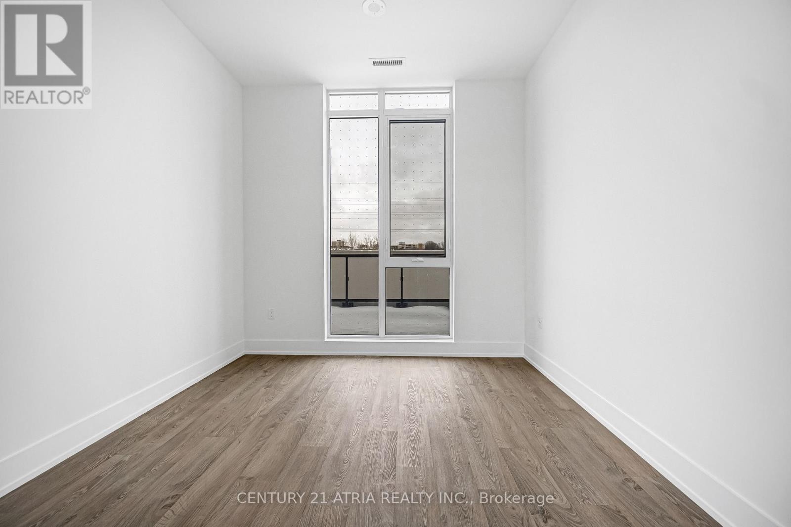 












211 - 858 DUPONT STREET

,
Toronto (Dovercourt-Wallace Emerson-Junction),




Ontario
M6G0C1

