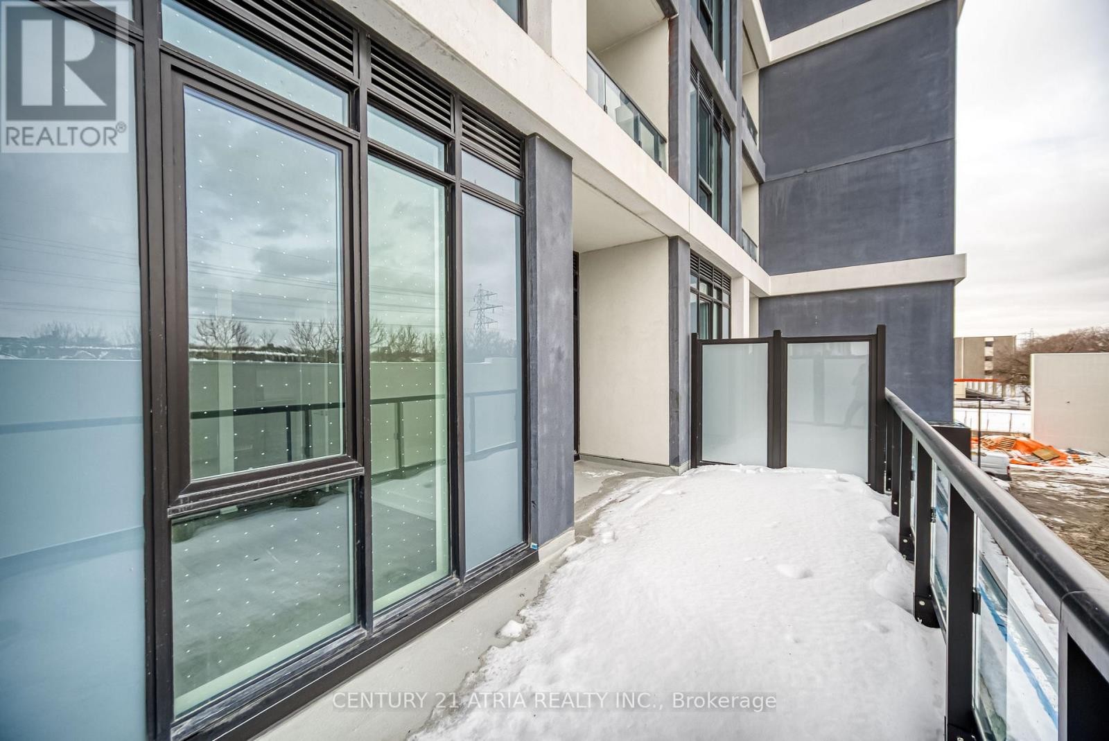 












211 - 858 DUPONT STREET

,
Toronto (Dovercourt-Wallace Emerson-Junction),




Ontario
M6G0C1

