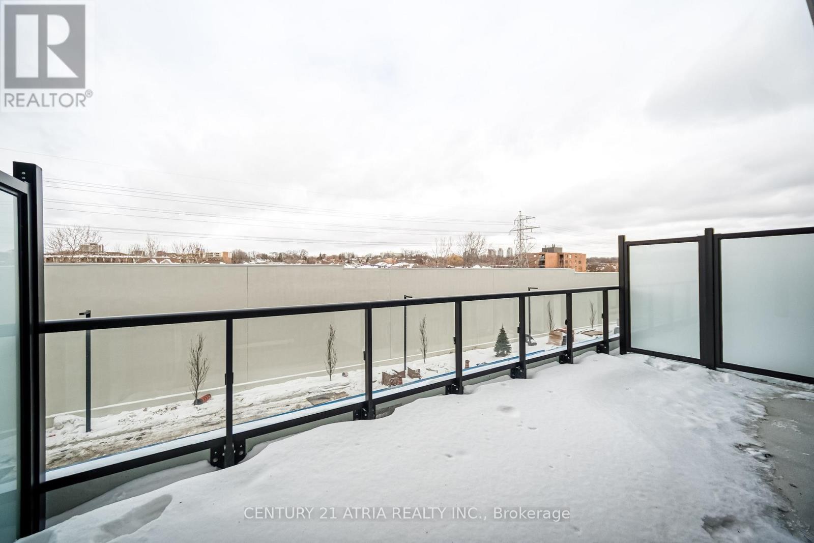 












211 - 858 DUPONT STREET

,
Toronto (Dovercourt-Wallace Emerson-Junction),




Ontario
M6G0C1

