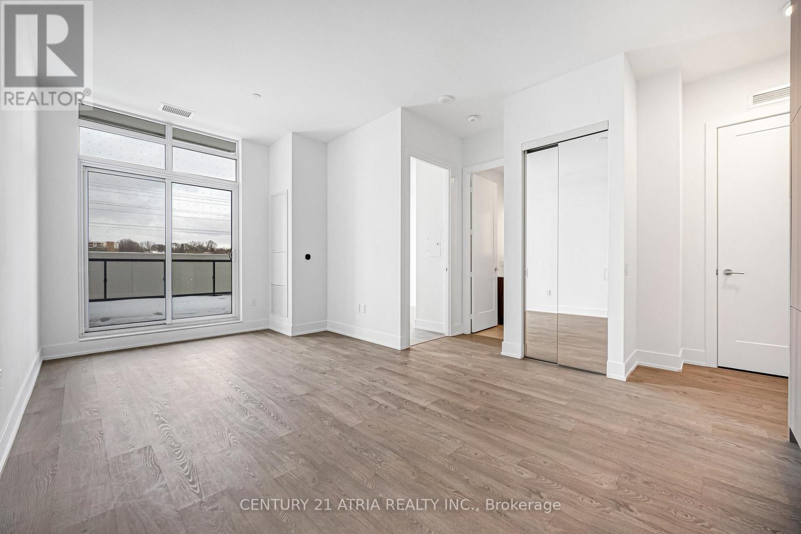 












211 - 858 DUPONT STREET

,
Toronto (Dovercourt-Wallace Emerson-Junction),




Ontario
M6G0C1

