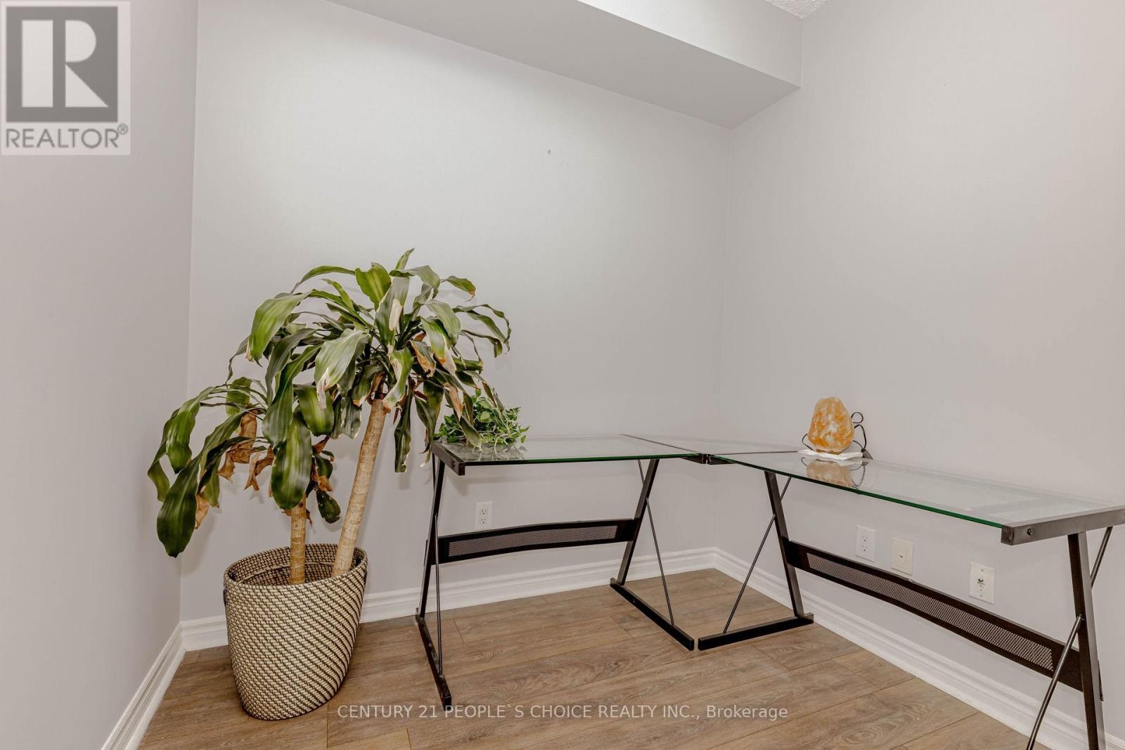 












2904 - 385 PRINCE OF WALES DRIVE

,
Mississauga (City Centre),




Ontario
L5B0C6

