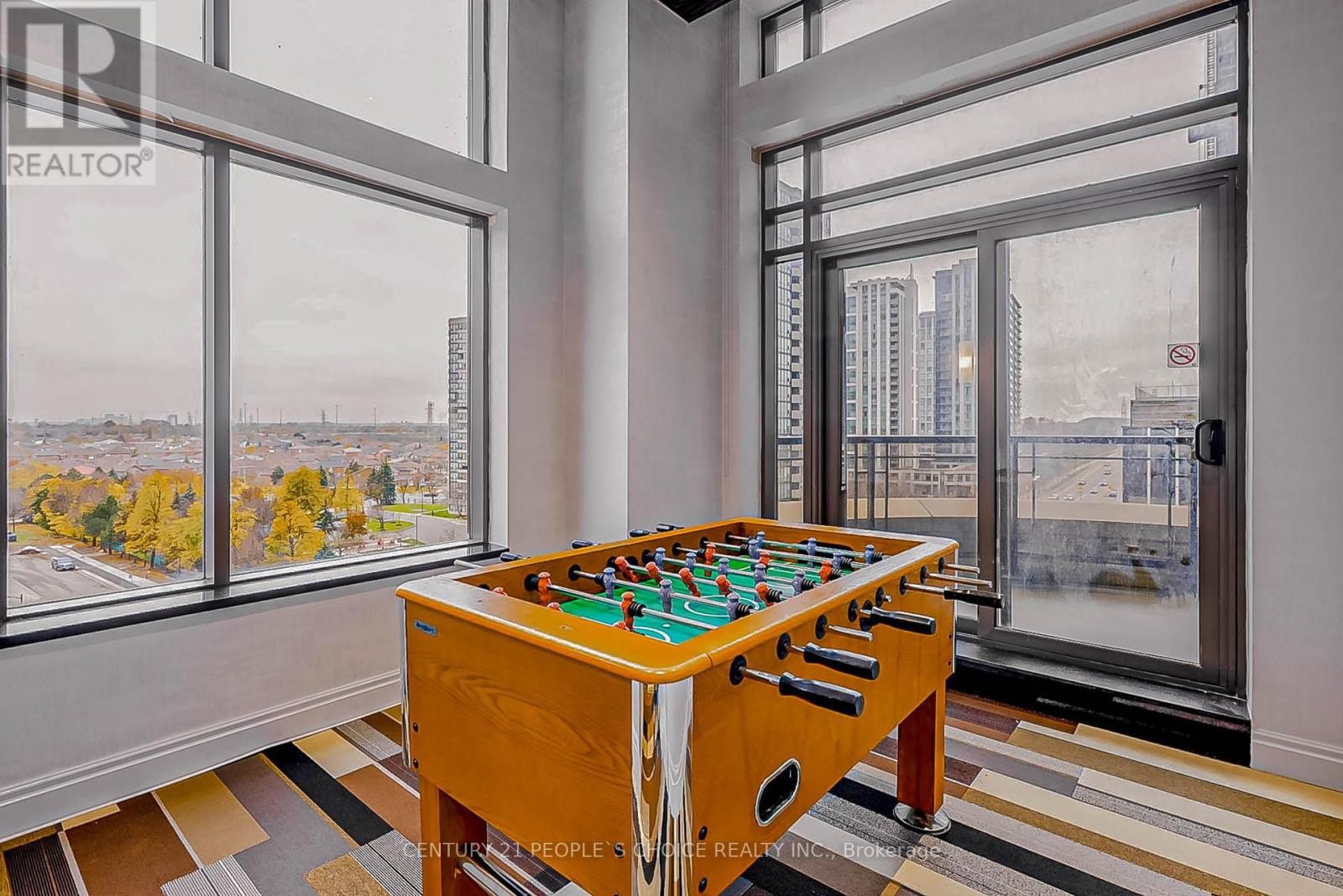 












2904 - 385 PRINCE OF WALES DRIVE

,
Mississauga (City Centre),




Ontario
L5B0C6

