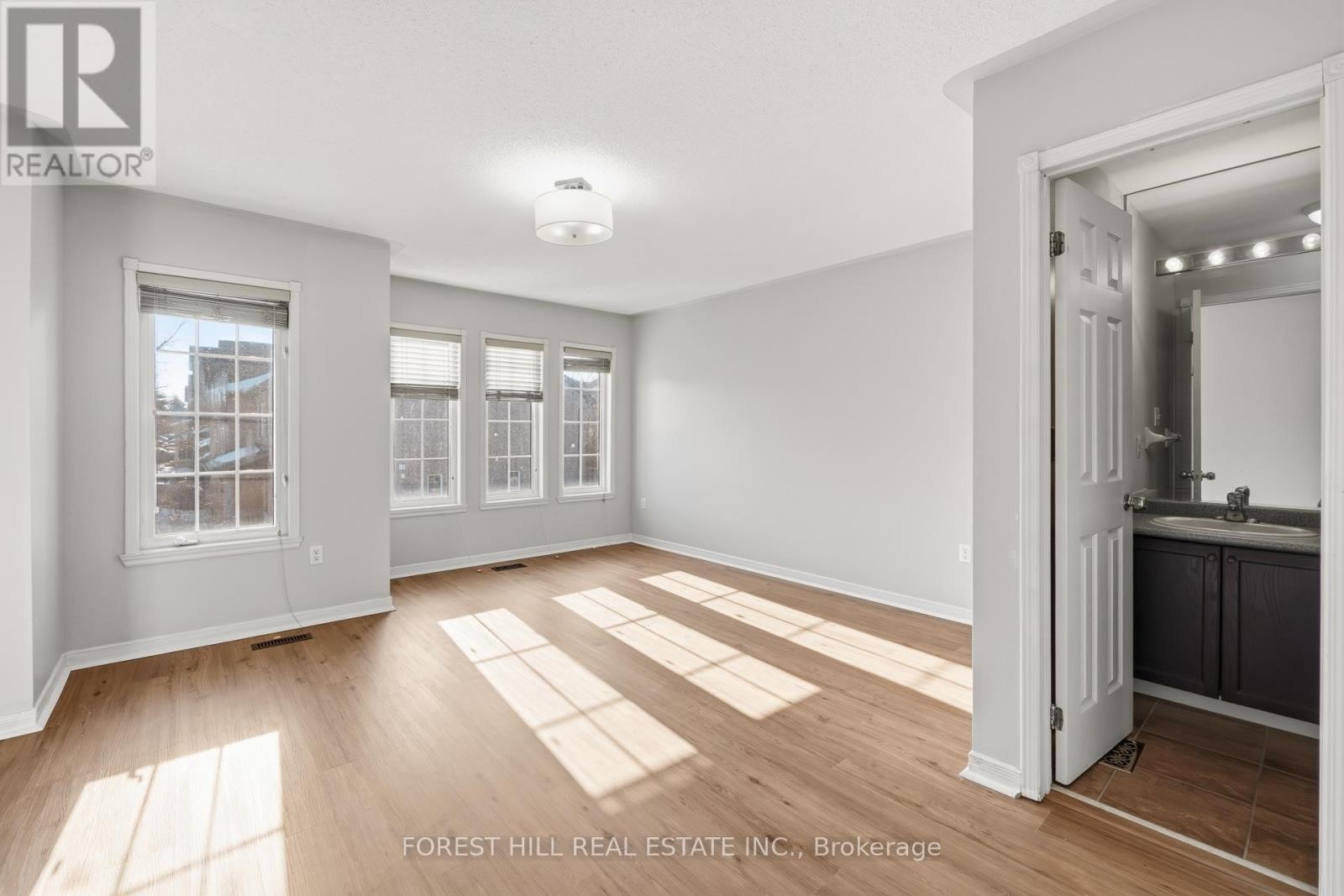 












139 - 5260 MCFARREN BOULEVARD

,
Mississauga (Central Erin Mills),




Ontario
L5M7J1

