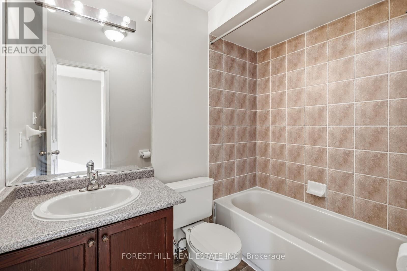 












139 - 5260 MCFARREN BOULEVARD

,
Mississauga (Central Erin Mills),




Ontario
L5M7J1

