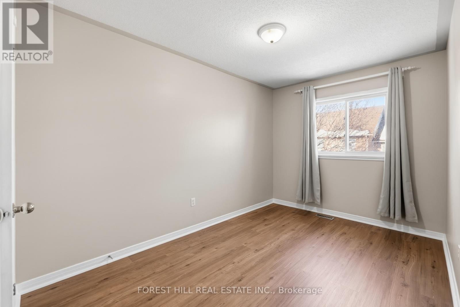 












139 - 5260 MCFARREN BOULEVARD

,
Mississauga (Central Erin Mills),




Ontario
L5M7J1

