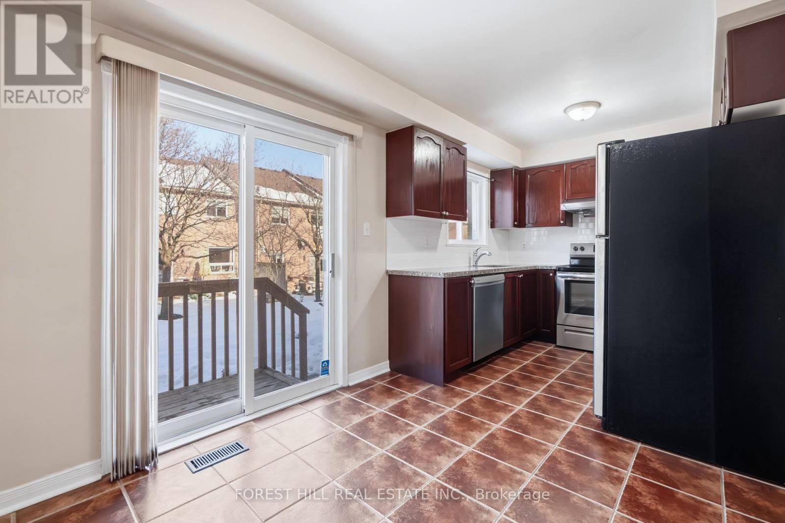 












139 - 5260 MCFARREN BOULEVARD

,
Mississauga (Central Erin Mills),




Ontario
L5M7J1

