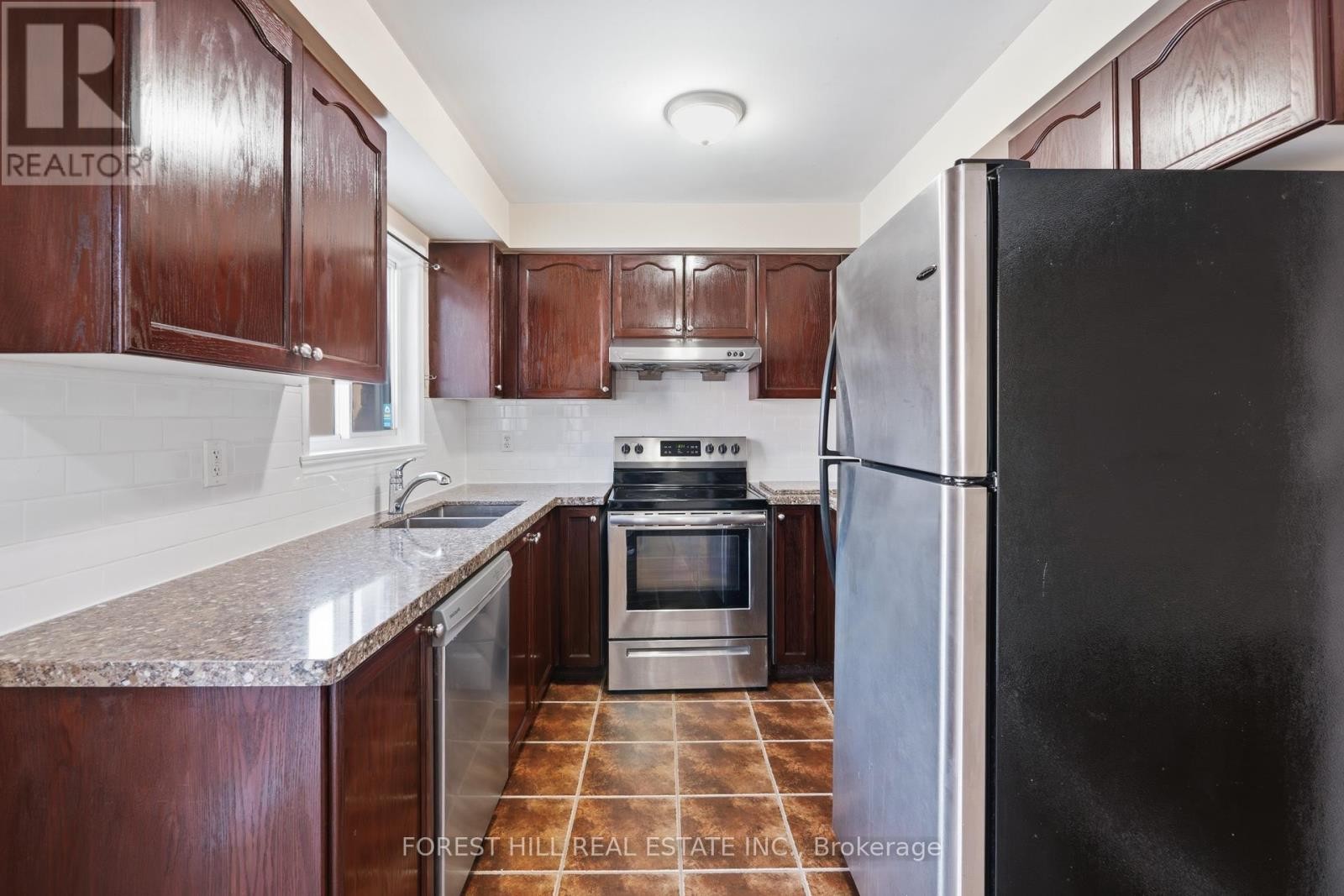 












139 - 5260 MCFARREN BOULEVARD

,
Mississauga (Central Erin Mills),




Ontario
L5M7J1

