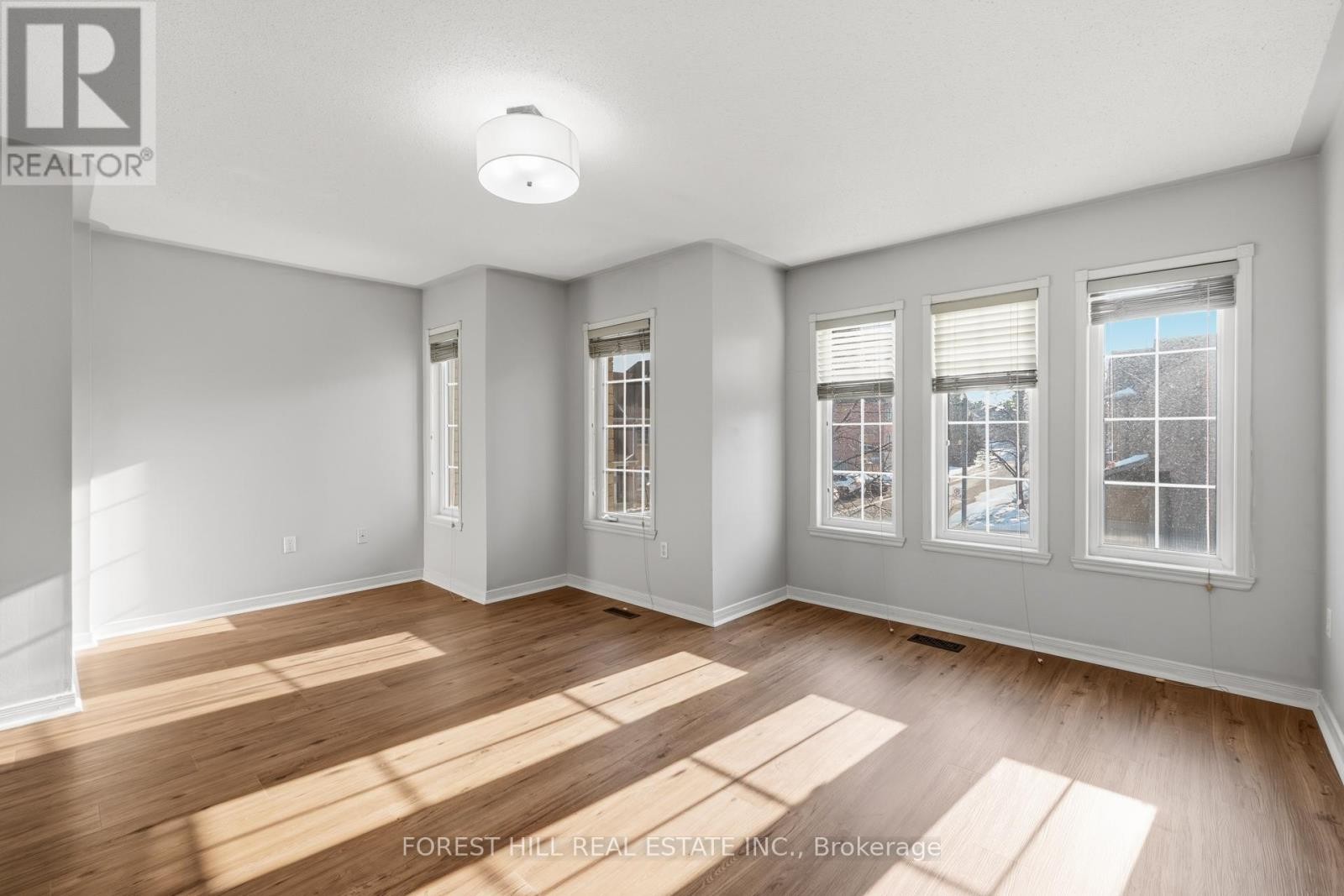 












139 - 5260 MCFARREN BOULEVARD

,
Mississauga (Central Erin Mills),




Ontario
L5M7J1

