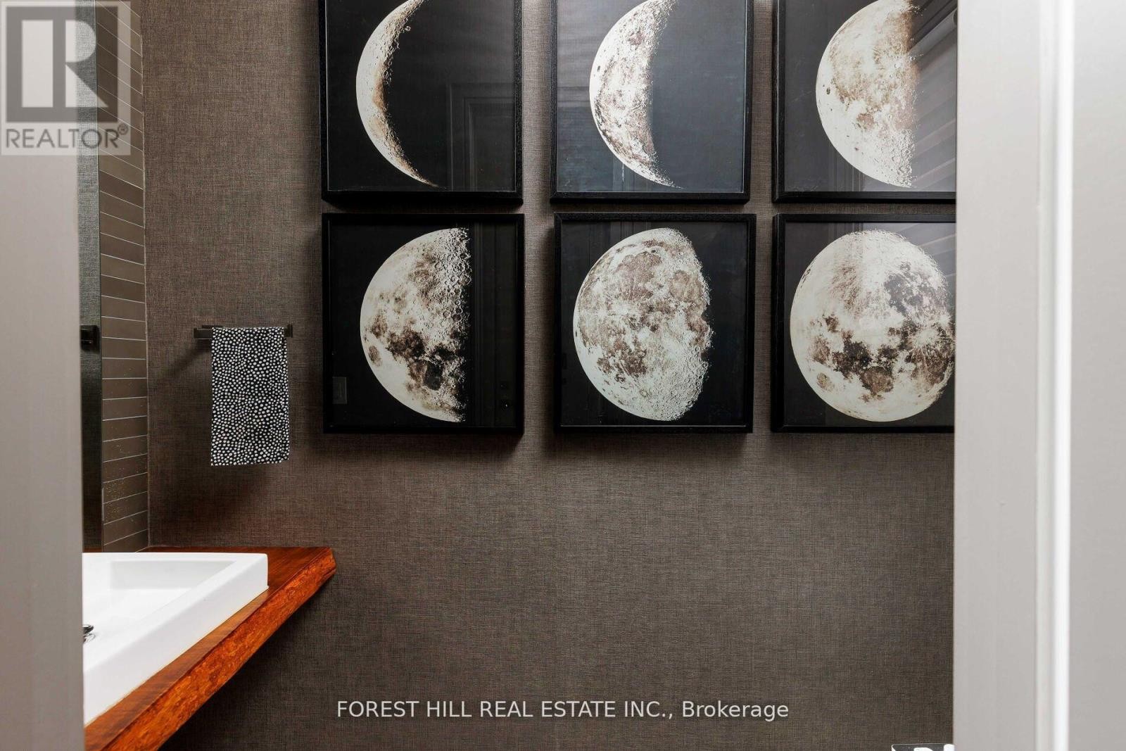 












8 NORA ROAD

,
Toronto (Islington-City Centre West),




Ontario
M9A1C9

