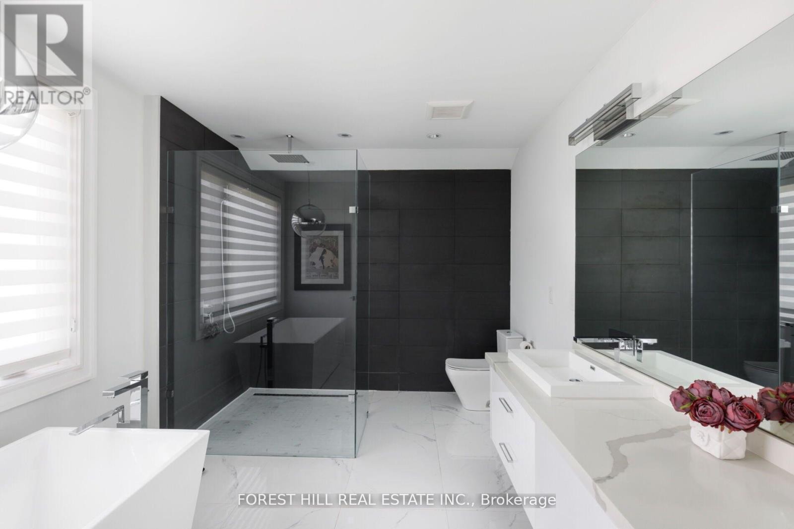 












8 NORA ROAD

,
Toronto (Islington-City Centre West),




Ontario
M9A1C9

