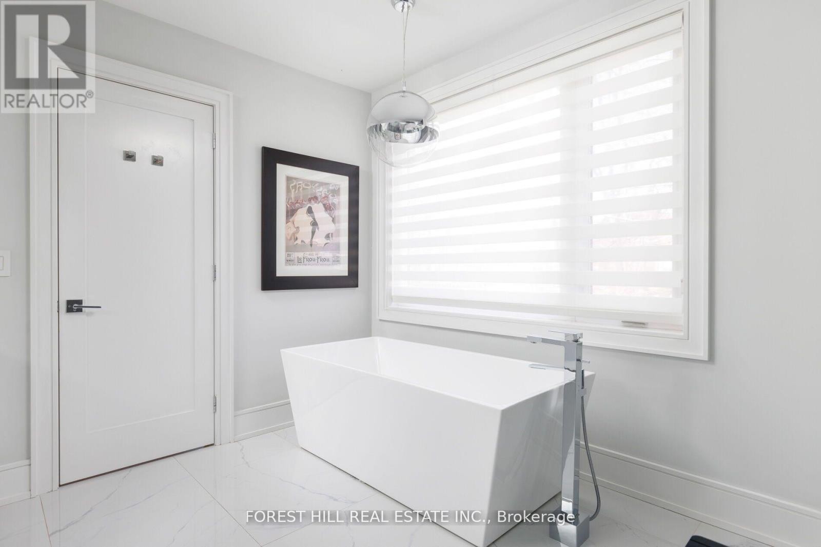 












8 NORA ROAD

,
Toronto (Islington-City Centre West),




Ontario
M9A1C9

