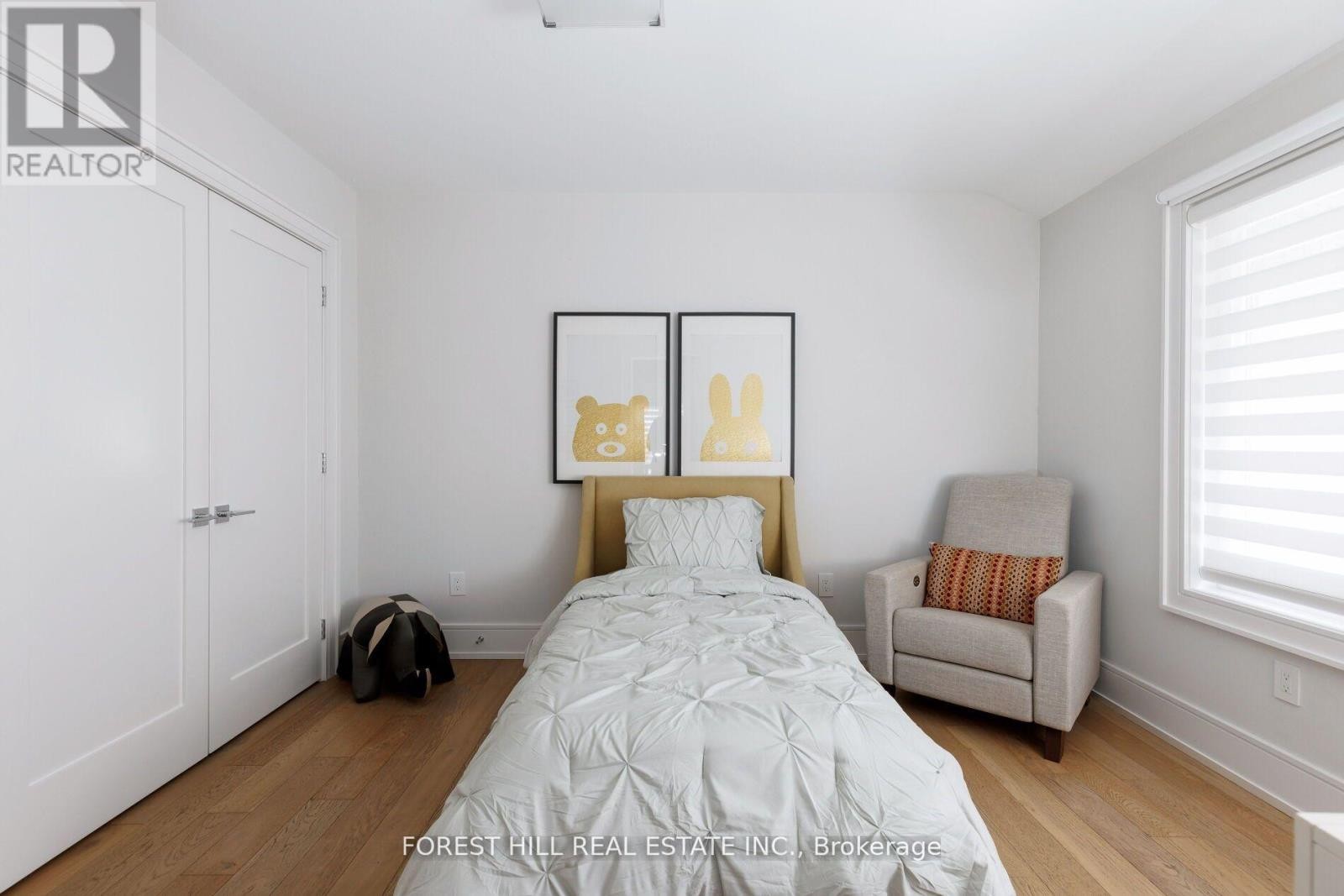 












8 NORA ROAD

,
Toronto (Islington-City Centre West),




Ontario
M9A1C9

