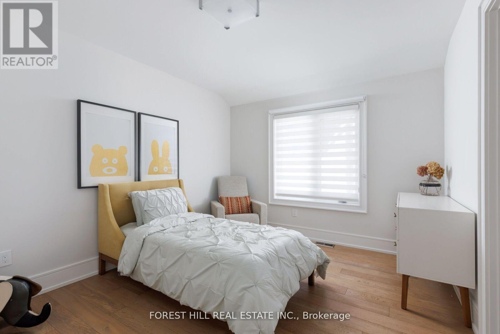 












8 NORA ROAD

,
Toronto (Islington-City Centre West),




Ontario
M9A1C9

