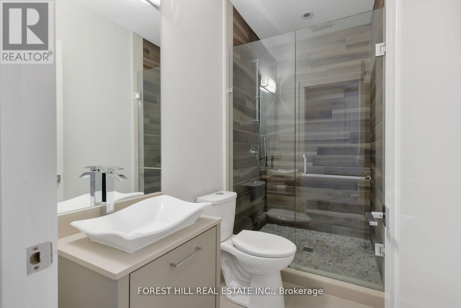 












8 NORA ROAD

,
Toronto (Islington-City Centre West),




Ontario
M9A1C9

