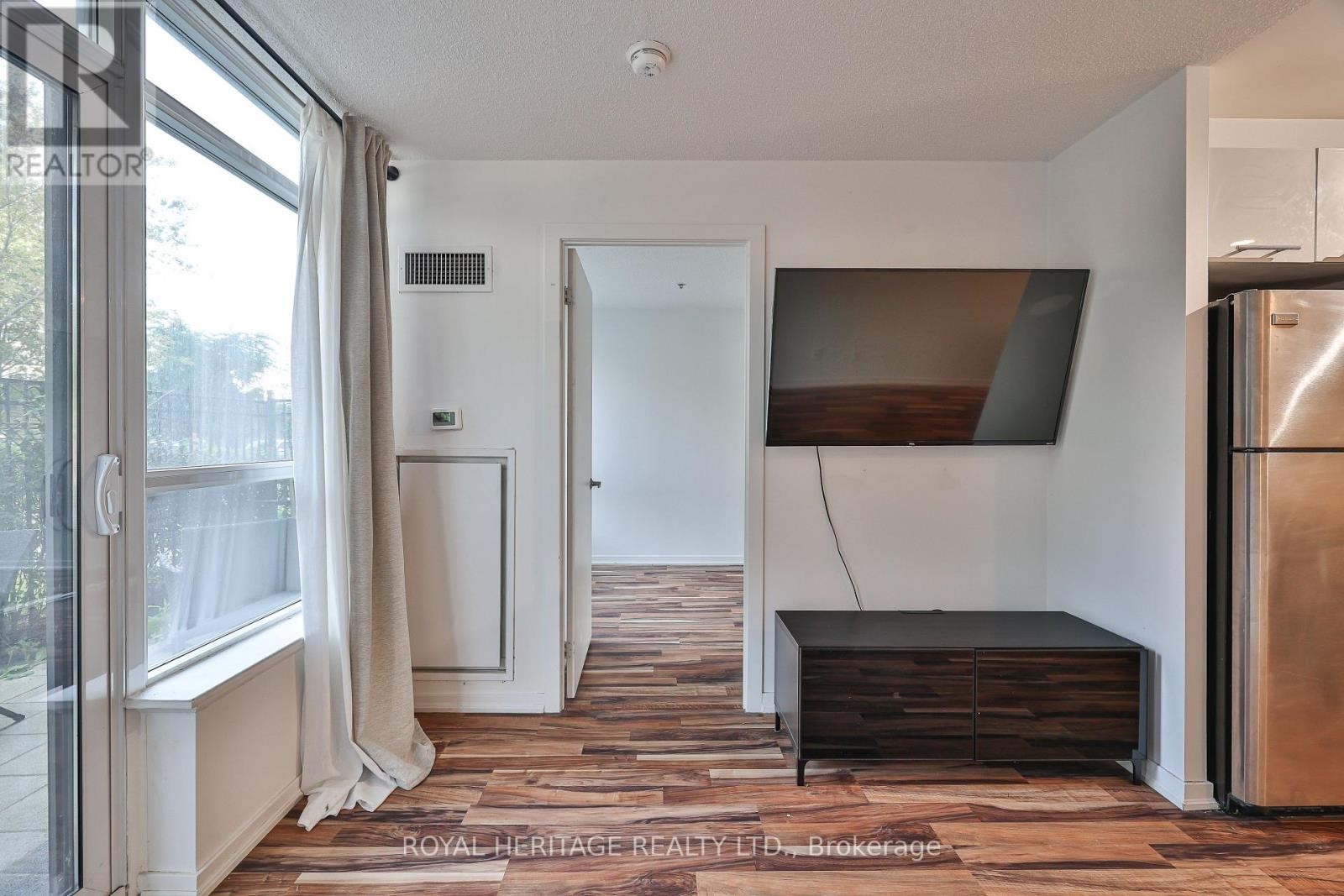 












104 - 38 JOE SHUSTER WAY

,
Toronto (South Parkdale),




Ontario
M6K0A5

