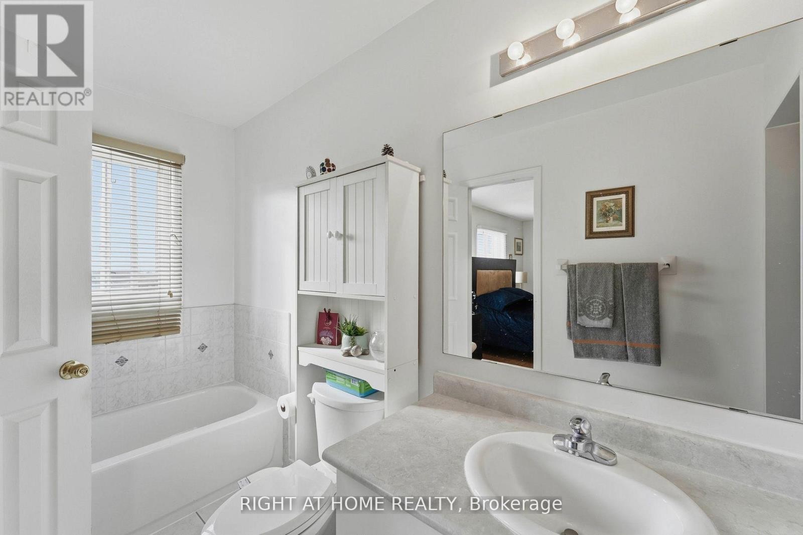 












154 - 7155 MAGISTRATE TERRACE

,
Mississauga (Meadowvale Village),




Ontario
L5W1Y9

