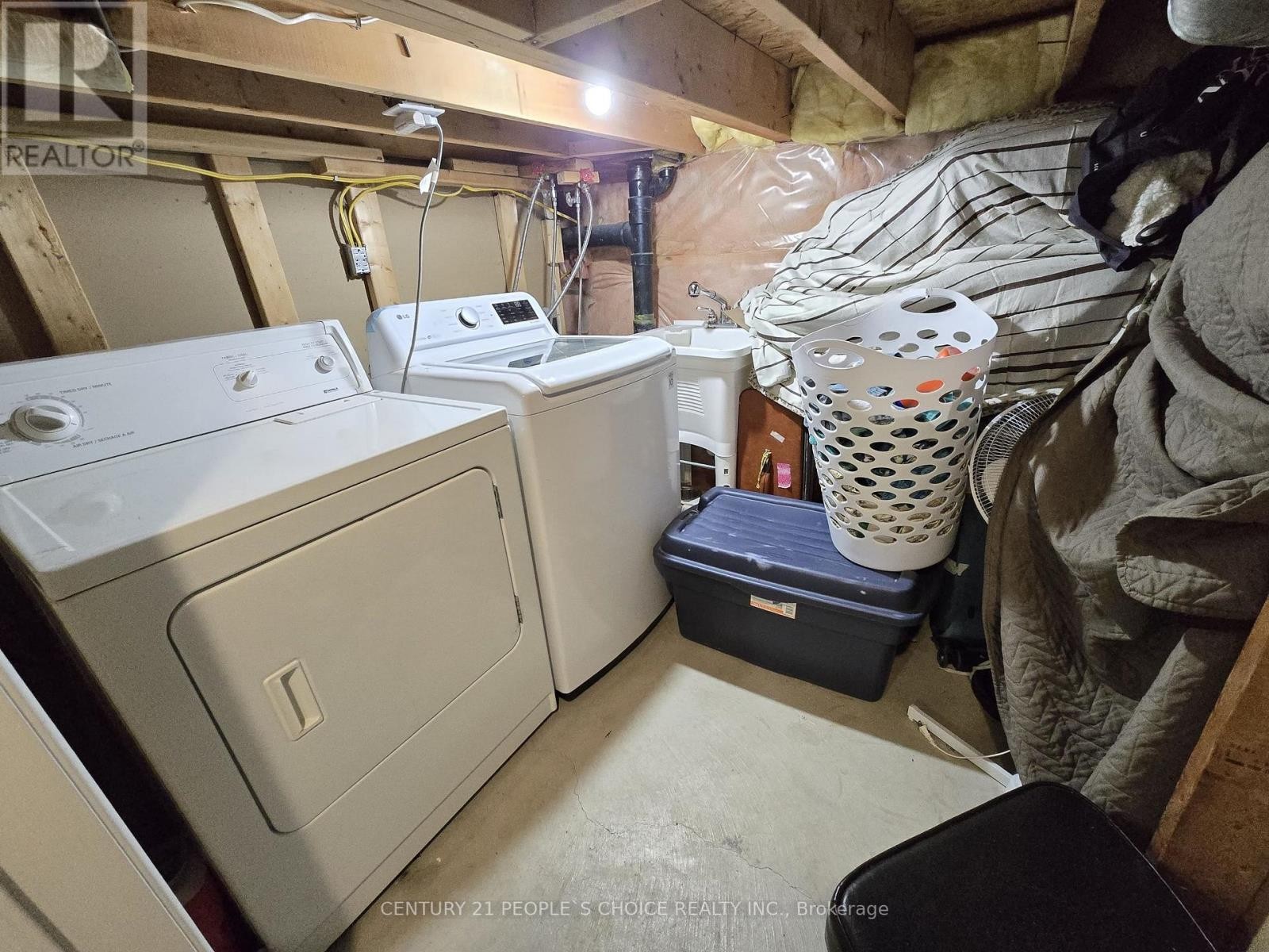 












BASEMENT - 4842 ROSEBUSH ROAD

,
Mississauga (East Credit),




Ontario
L5M5M1

