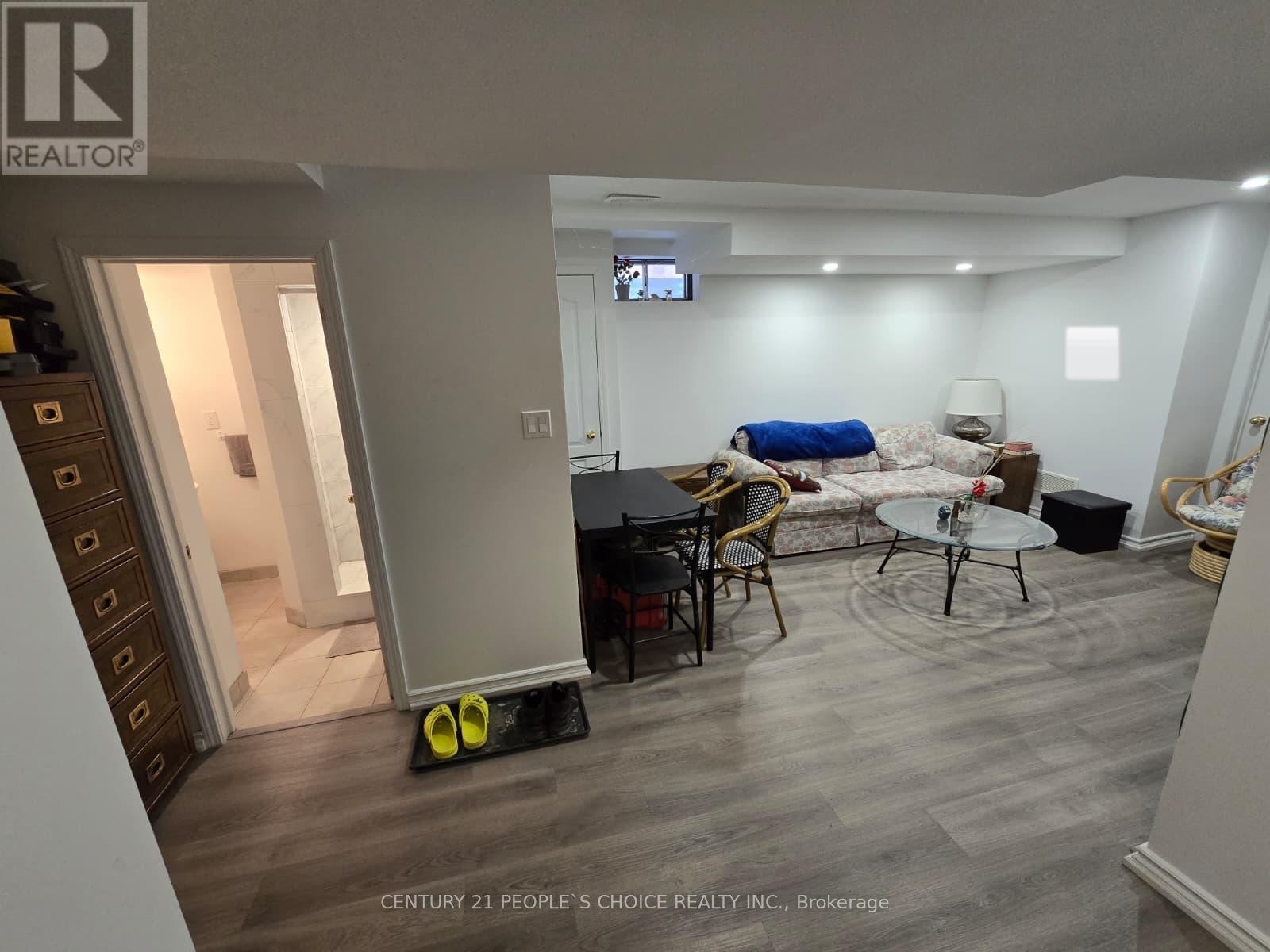 












BASEMENT - 4842 ROSEBUSH ROAD

,
Mississauga (East Credit),




Ontario
L5M5M1

