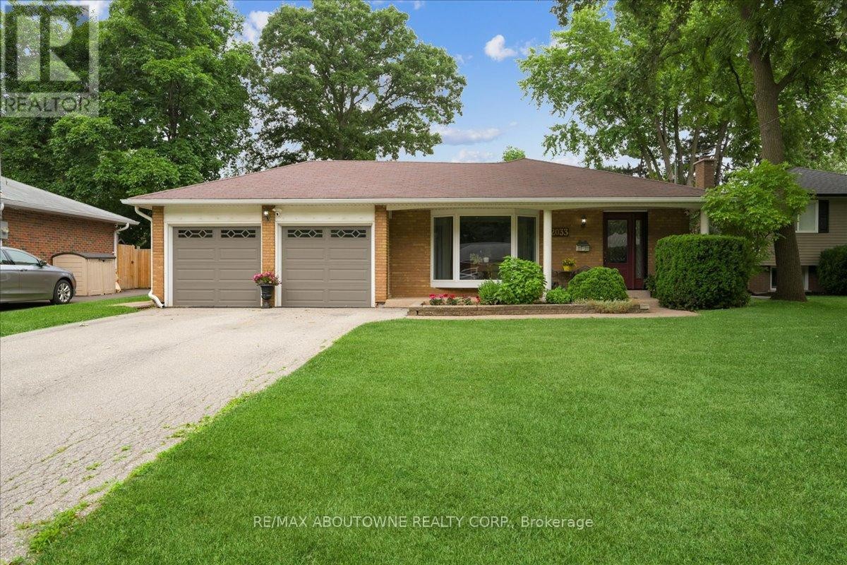 












2033 SAXON ROAD

,
Oakville (WO West),




Ontario
L6L2V1

