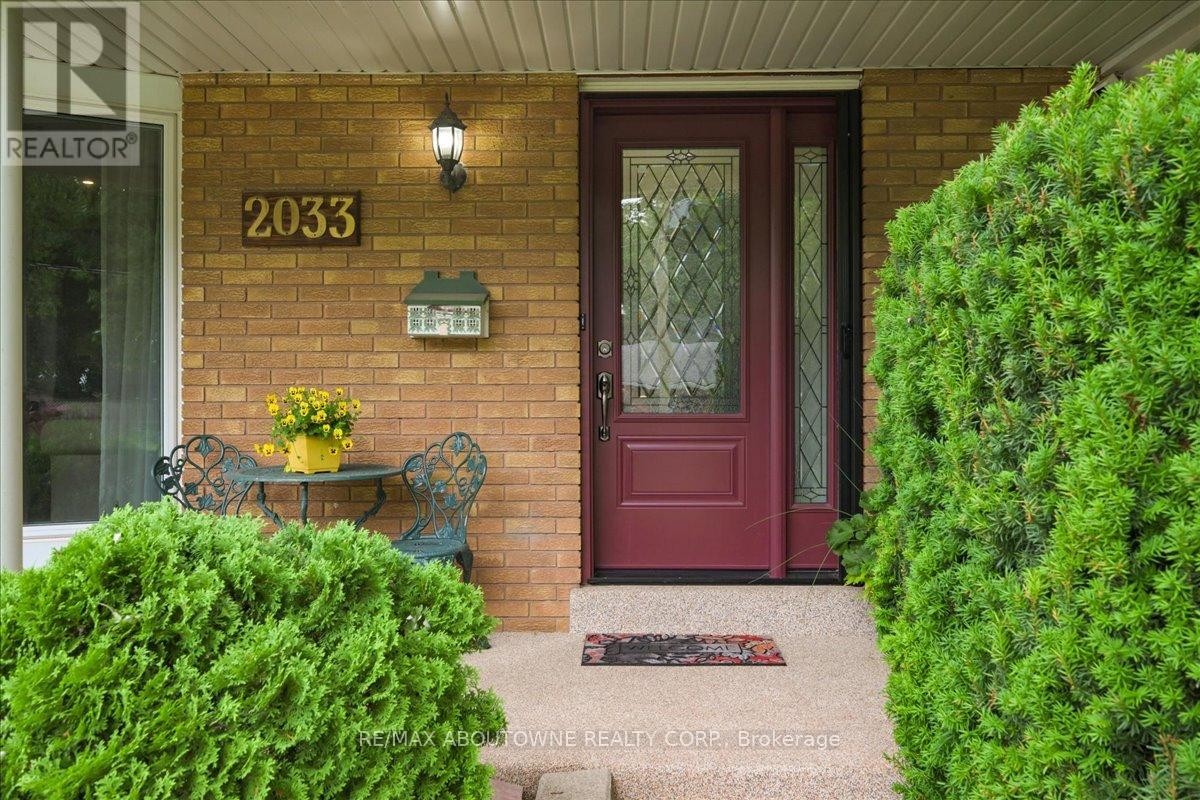 












2033 SAXON ROAD

,
Oakville (WO West),




Ontario
L6L2V1

