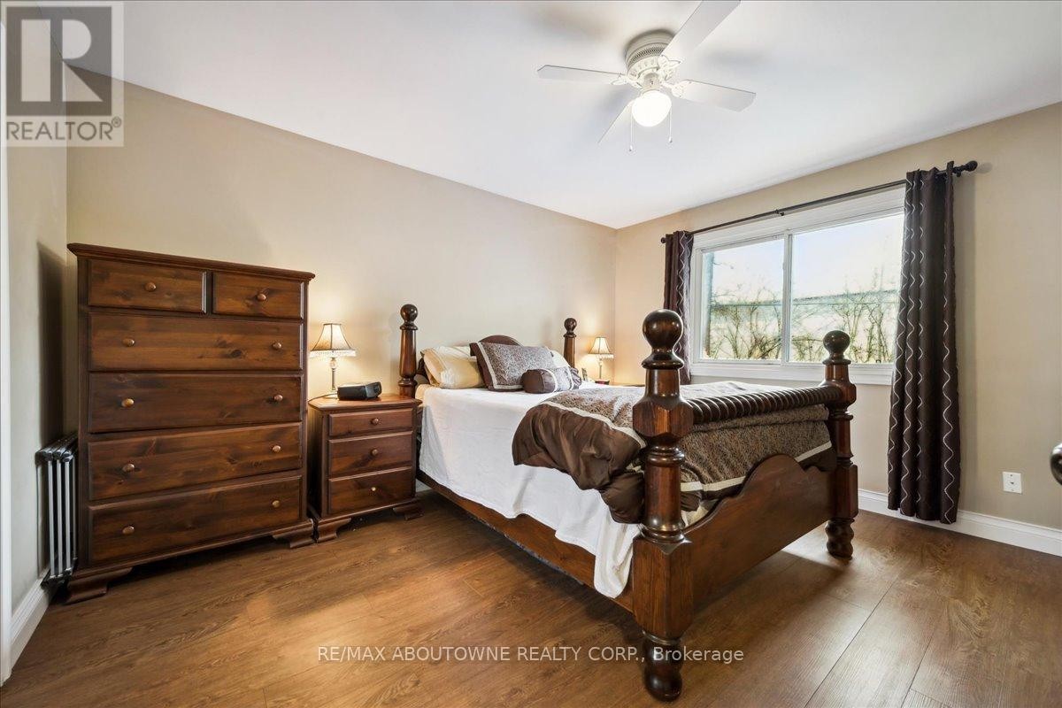












2033 SAXON ROAD

,
Oakville (WO West),




Ontario
L6L2V1


