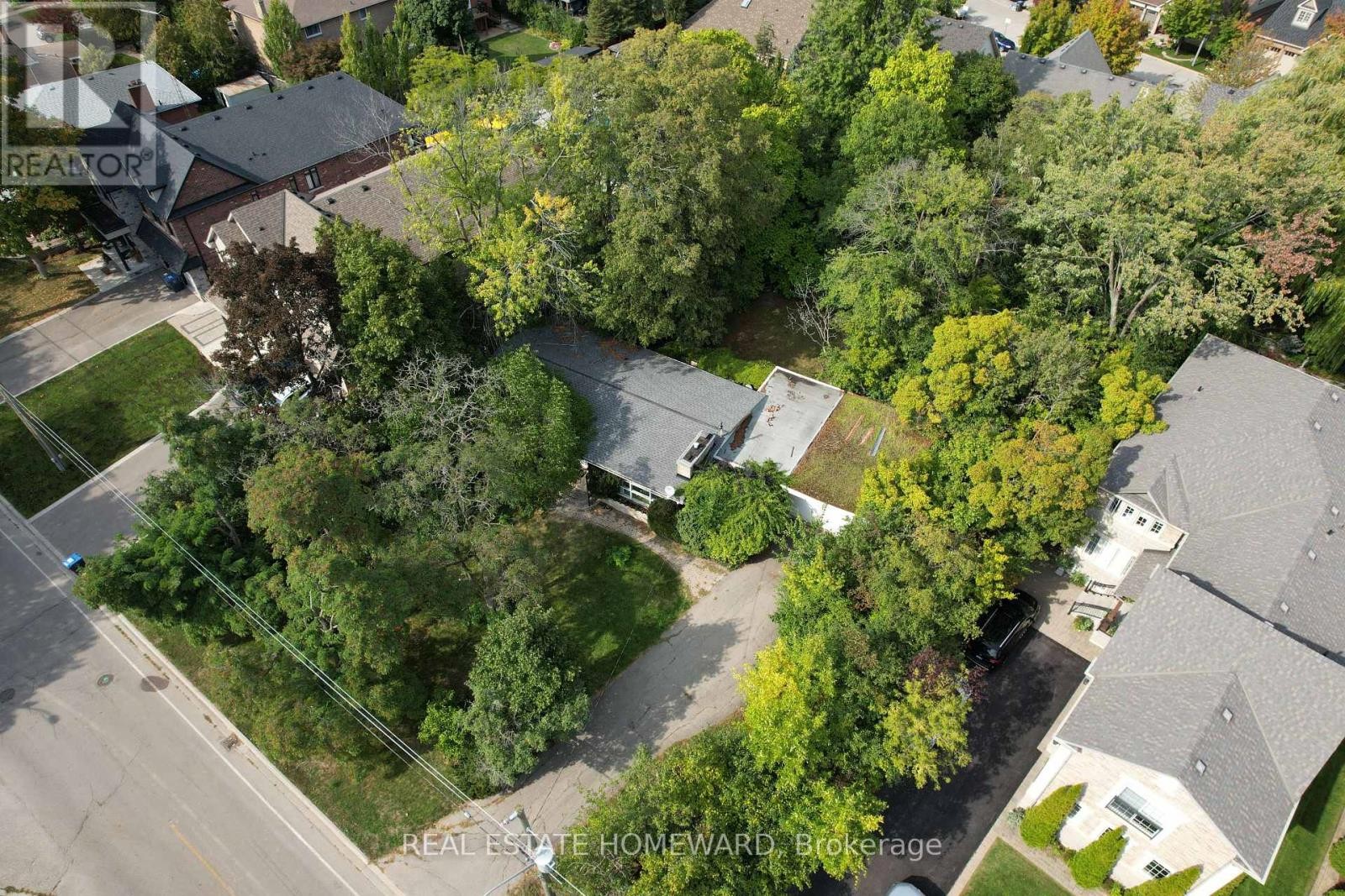 












2441 OLD CARRIAGE ROAD

,
Mississauga (Erindale),




Ontario
L5C1Y6

