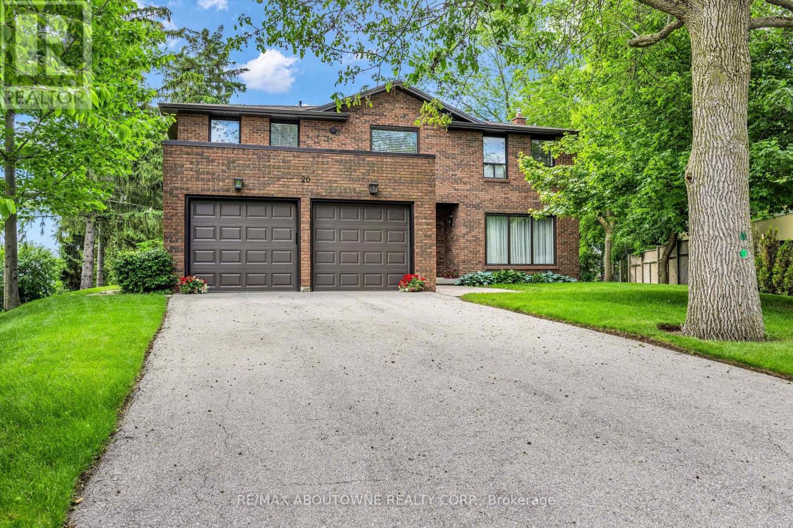 












20 ARKENDO DRIVE

,
Oakville (FD Ford),




Ontario
L6J5T9

