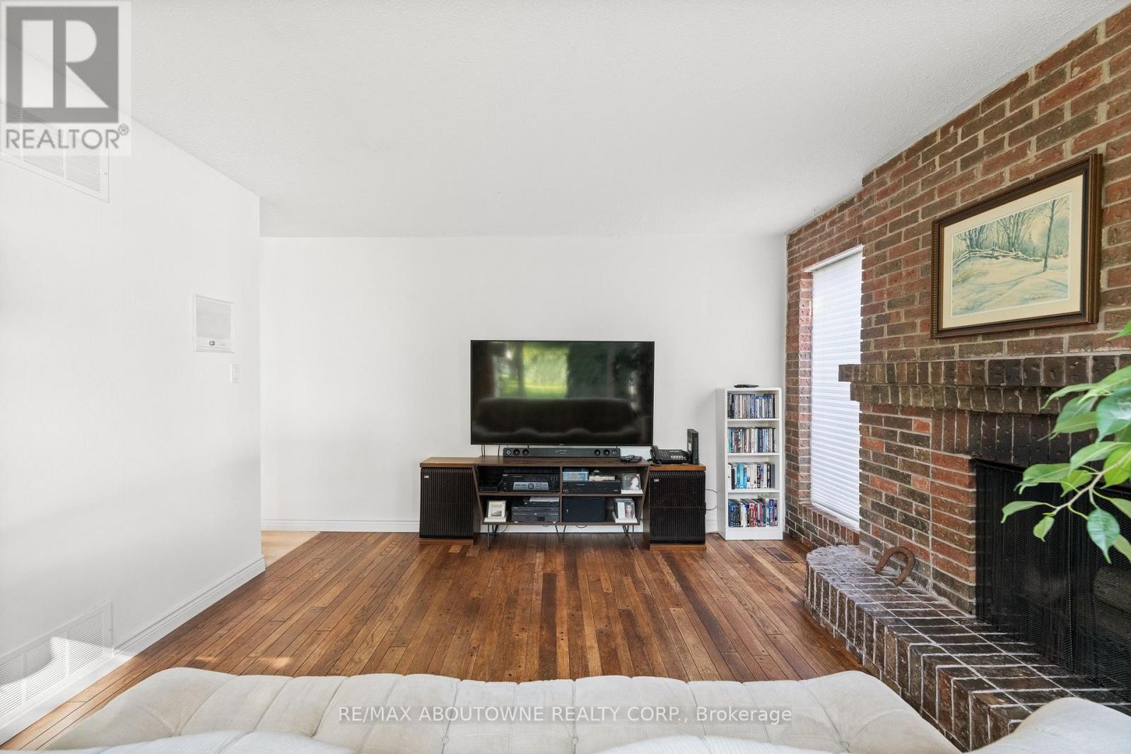 












20 ARKENDO DRIVE

,
Oakville (FD Ford),




Ontario
L6J5T9


