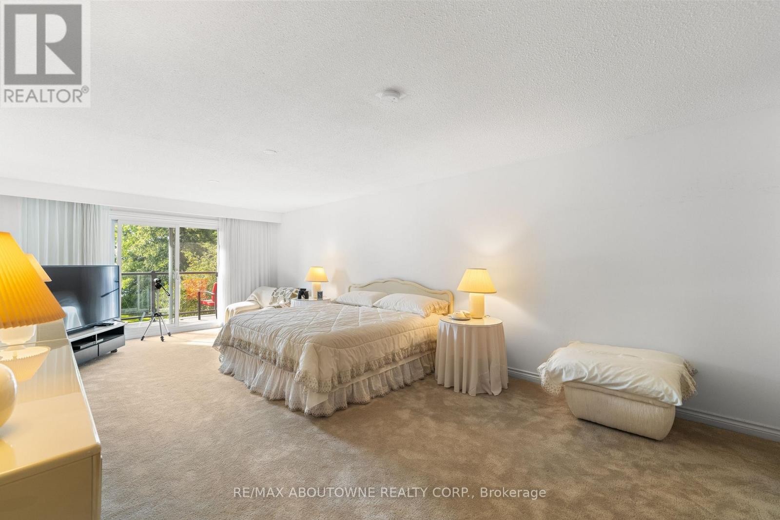 












20 ARKENDO DRIVE

,
Oakville (FD Ford),




Ontario
L6J5T9

