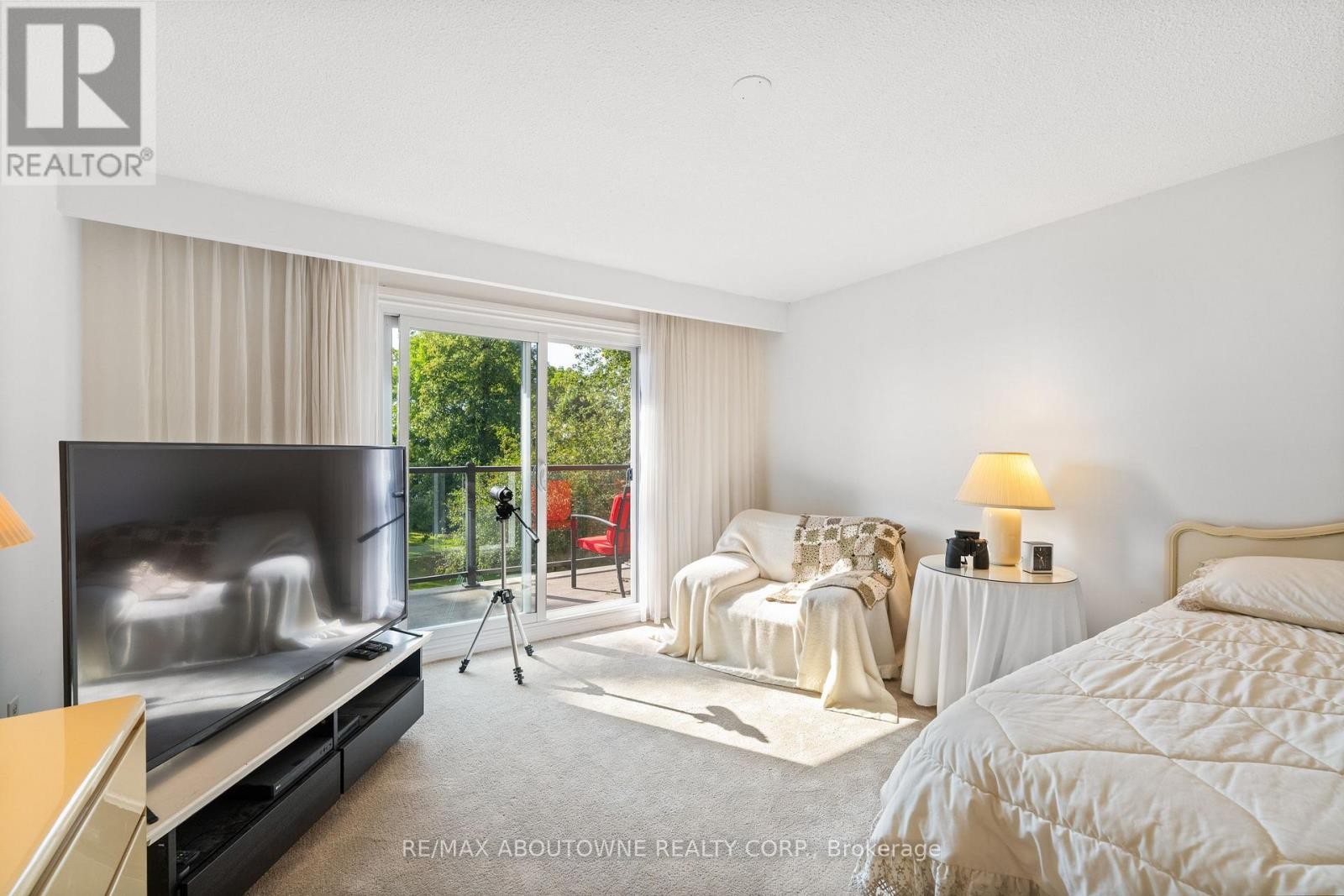 












20 ARKENDO DRIVE

,
Oakville (FD Ford),




Ontario
L6J5T9

