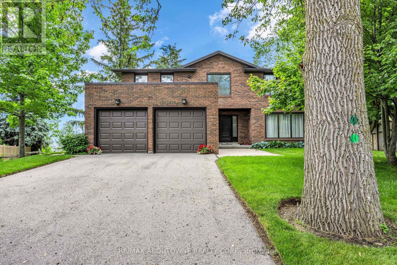












20 ARKENDO DRIVE

,
Oakville (FD Ford),




Ontario
L6J5T9

