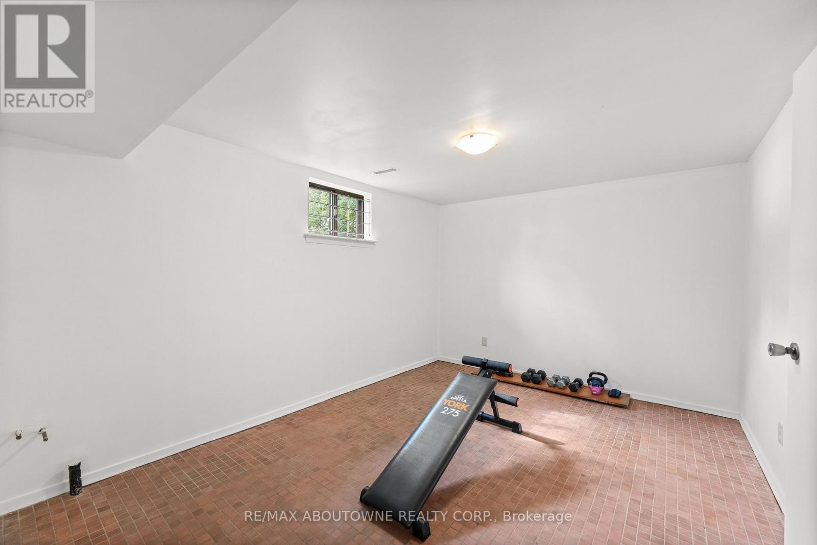 












20 ARKENDO DRIVE

,
Oakville (FD Ford),




Ontario
L6J5T9

