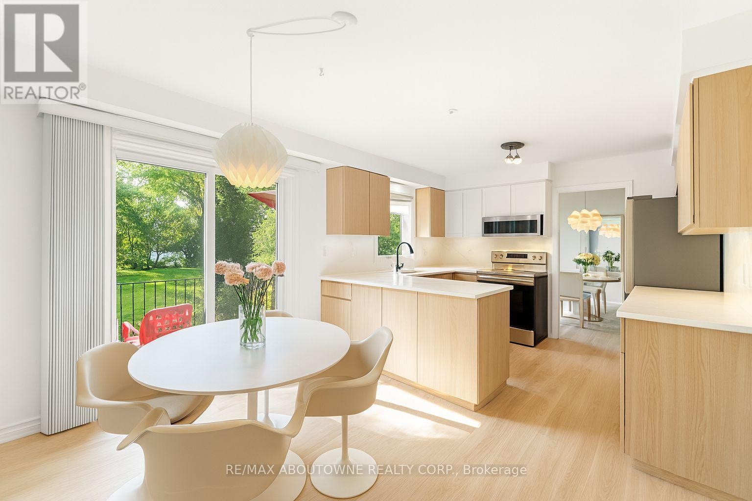 












20 ARKENDO DRIVE

,
Oakville (FD Ford),




Ontario
L6J5T9

